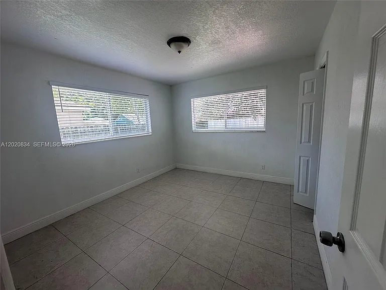 2806 SW 35th Ave #1 — Photo 25