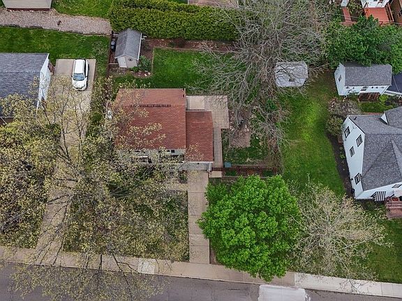 2nd image of 1422 Monument Rd NW