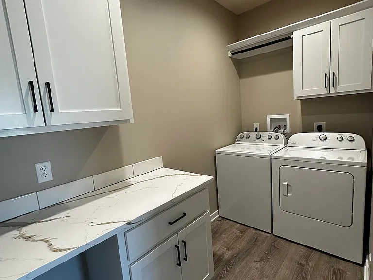 9819 Keystone Dr — Photo 28