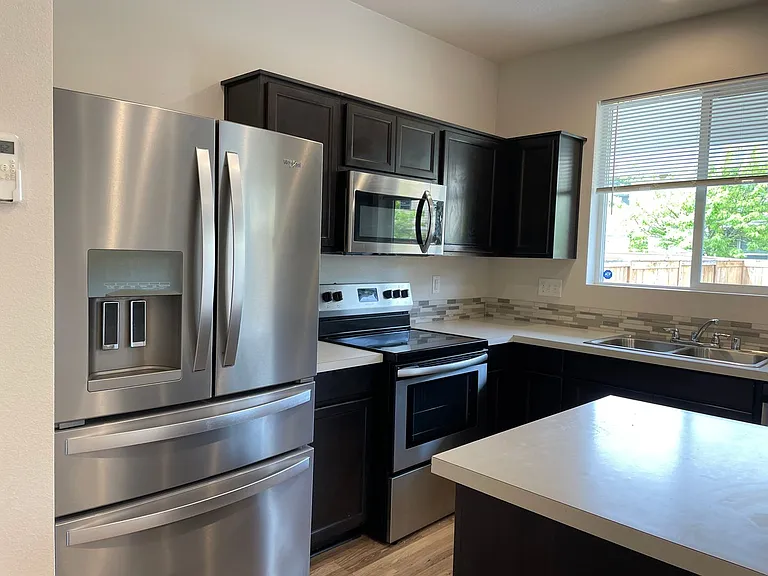 2140 NE 115th Ct — Photo 6