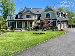 33 Still Hollow Rd, Tewksbury, NJ 08833