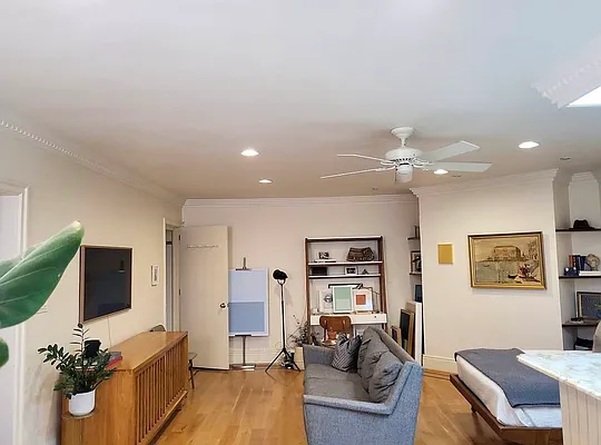 Rented by Frank Valvo Real Estate | media 2