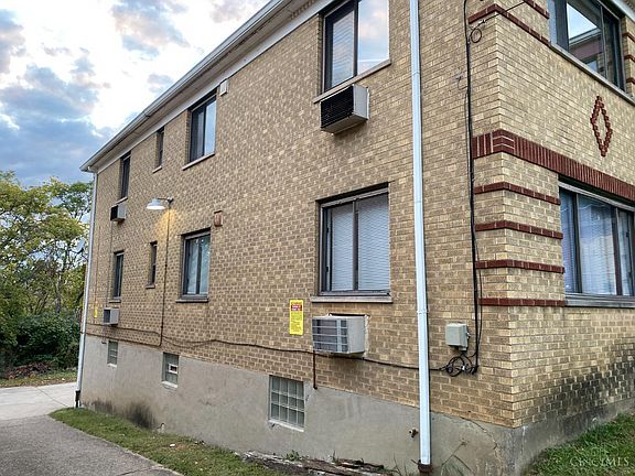 4th image of 2395 Harrison Ave
