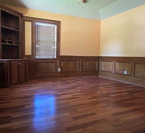 3rd image of 109 W Cardinal Ave