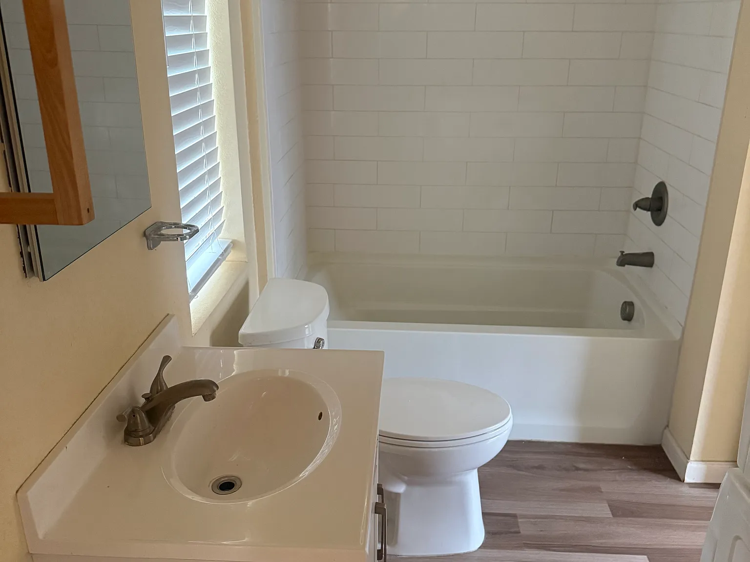 2 bed, 570 sqft, $1,850 — Photo 3