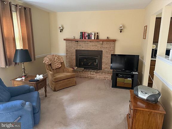 4th image of 146 Village Dr