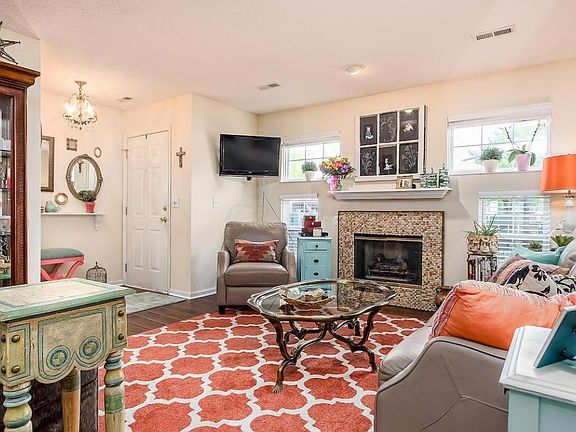 5th image of 2450 Warm Springs Dr
