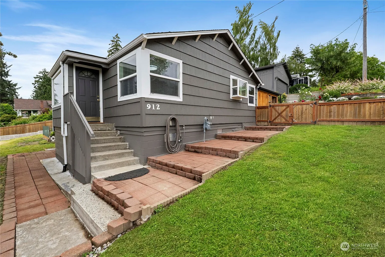 912 10th Avenue photo 1