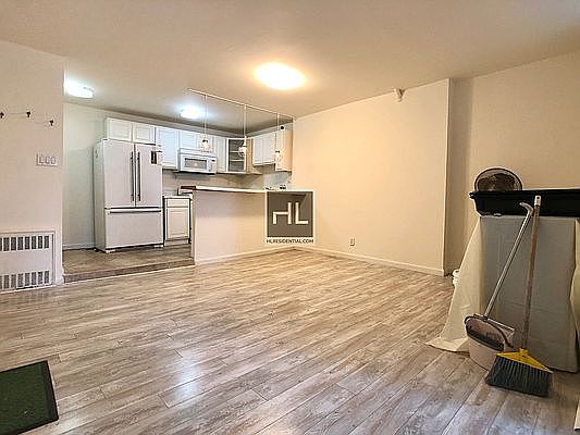 3rd image of 2056 E 56th St #1R