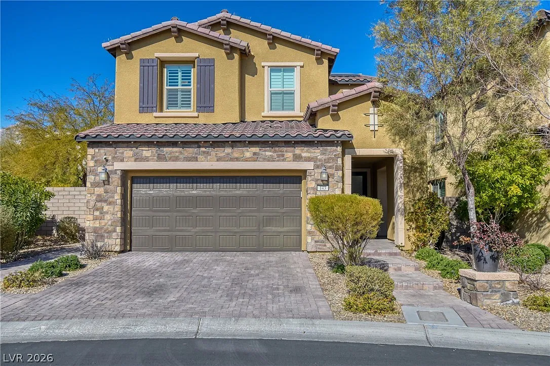 3 bed, 2.5 bath, 2076 sqft, $3,295 — Photo 1