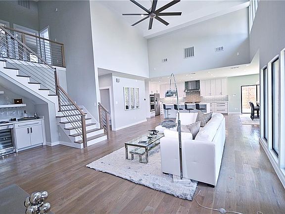 5th image of 7041 Briarmeadow Dr