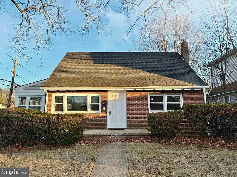 2220 Brunswick Ave — Photo 2
