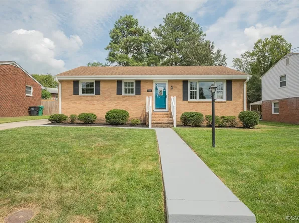 606 Old Town Dr, Colonial Heights, VA 23834