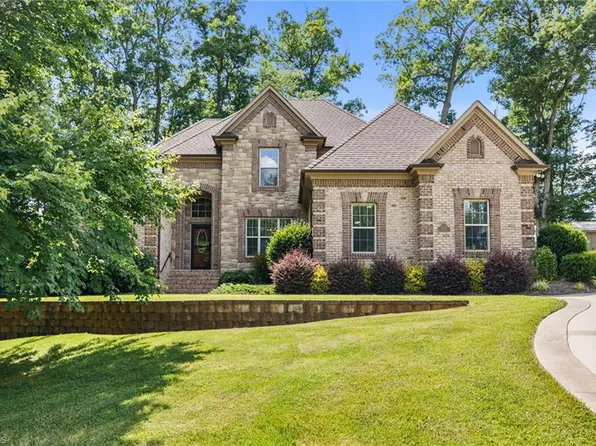 123 Homeplace Dr, Randleman, NC 27317