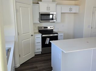 2425 W Newton Ave, Visalia, CA 93291