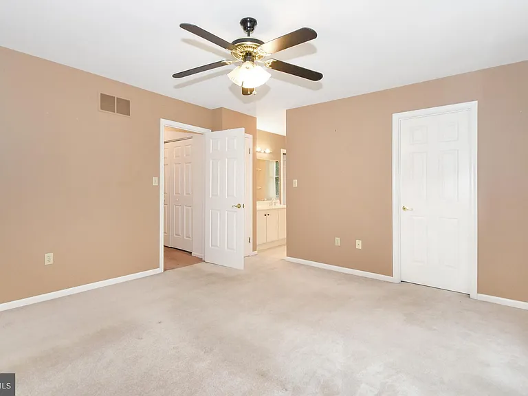 307 Jonathan Ct — Photo 14