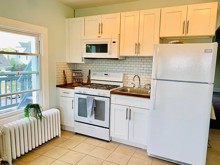 415 Sunset Ave #2 — Photo 7