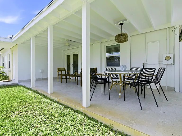 221 Princeton Dr — Photo 21