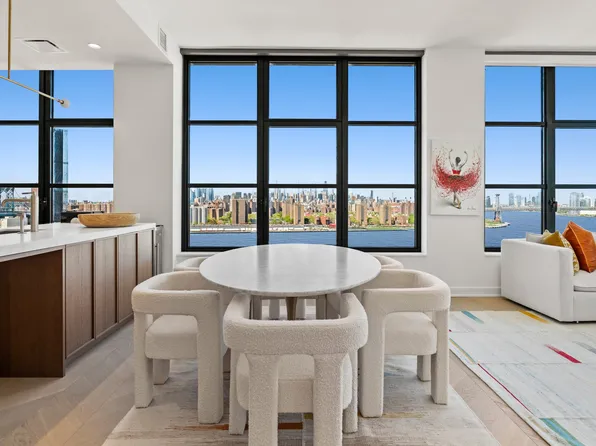 180 Front Street image 2 of 24