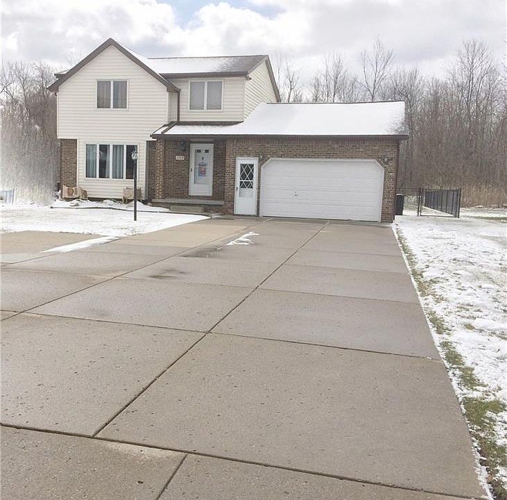 1st image of 1719 Como Park Blvd