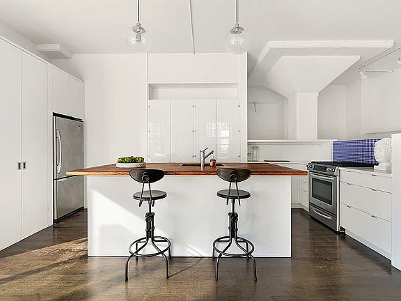 5th image of 423 Atlantic Ave APT 5C