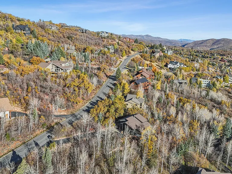 7240 Buckboard Dr — Photo 10