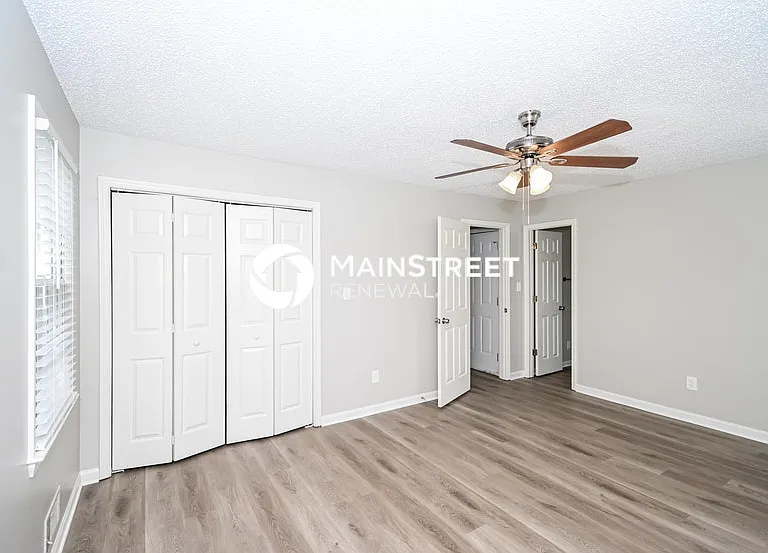 12 Stratford Dr — Photo 12