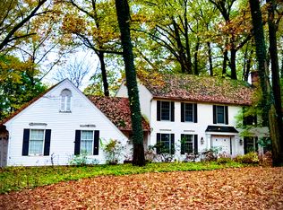 7 Park Forest Dr, Pittsford, NY 14534