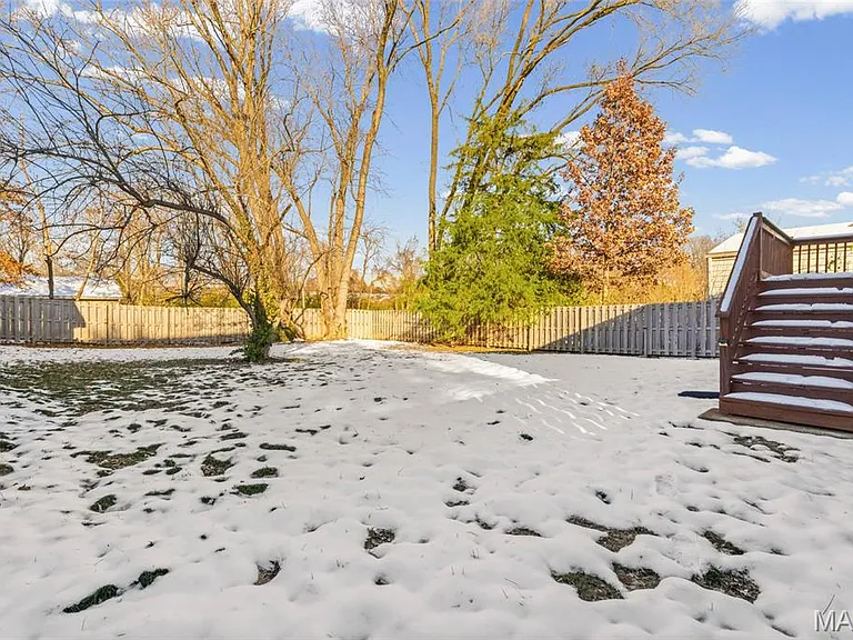 835 N Forest Ave — Photo 9