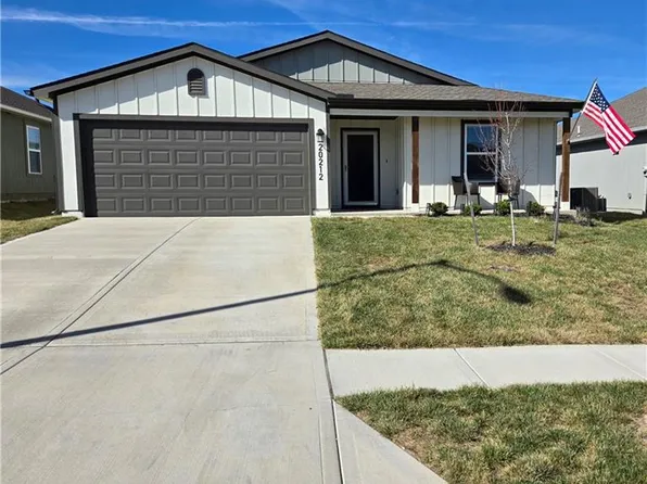 20212 W 194th St, Spring Hill, KS 66083