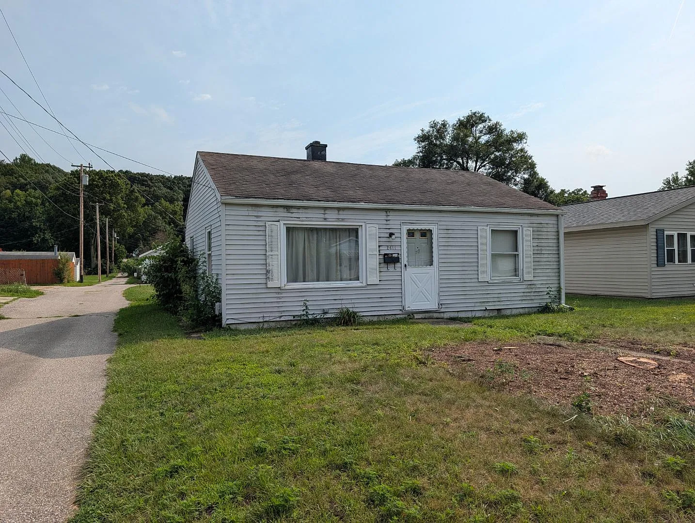 2411 Delaware St — Photo 1