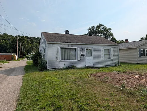 2411 Delaware St Photo 1