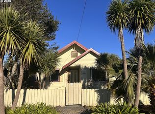 1335 7th St, Florence, OR 97439