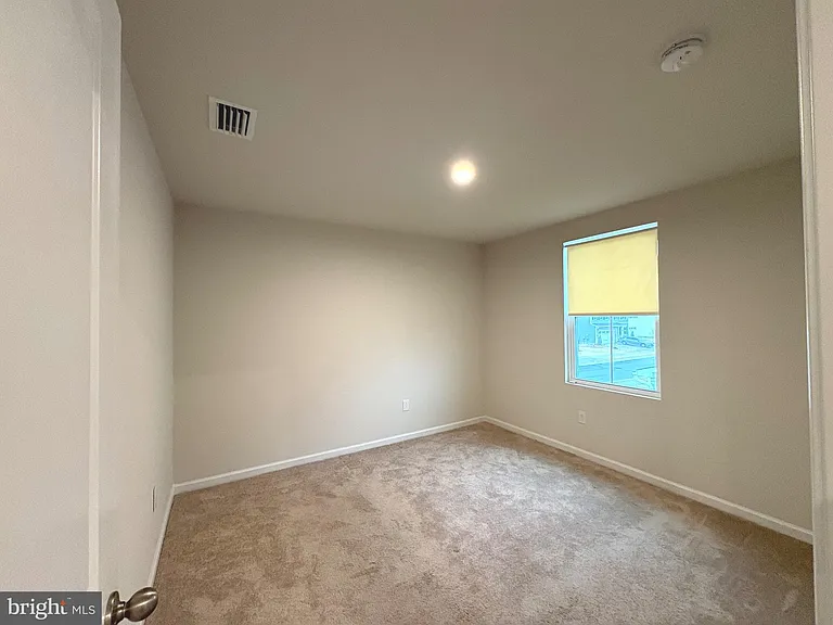 27003 Greenleaf Dr — Photo 14