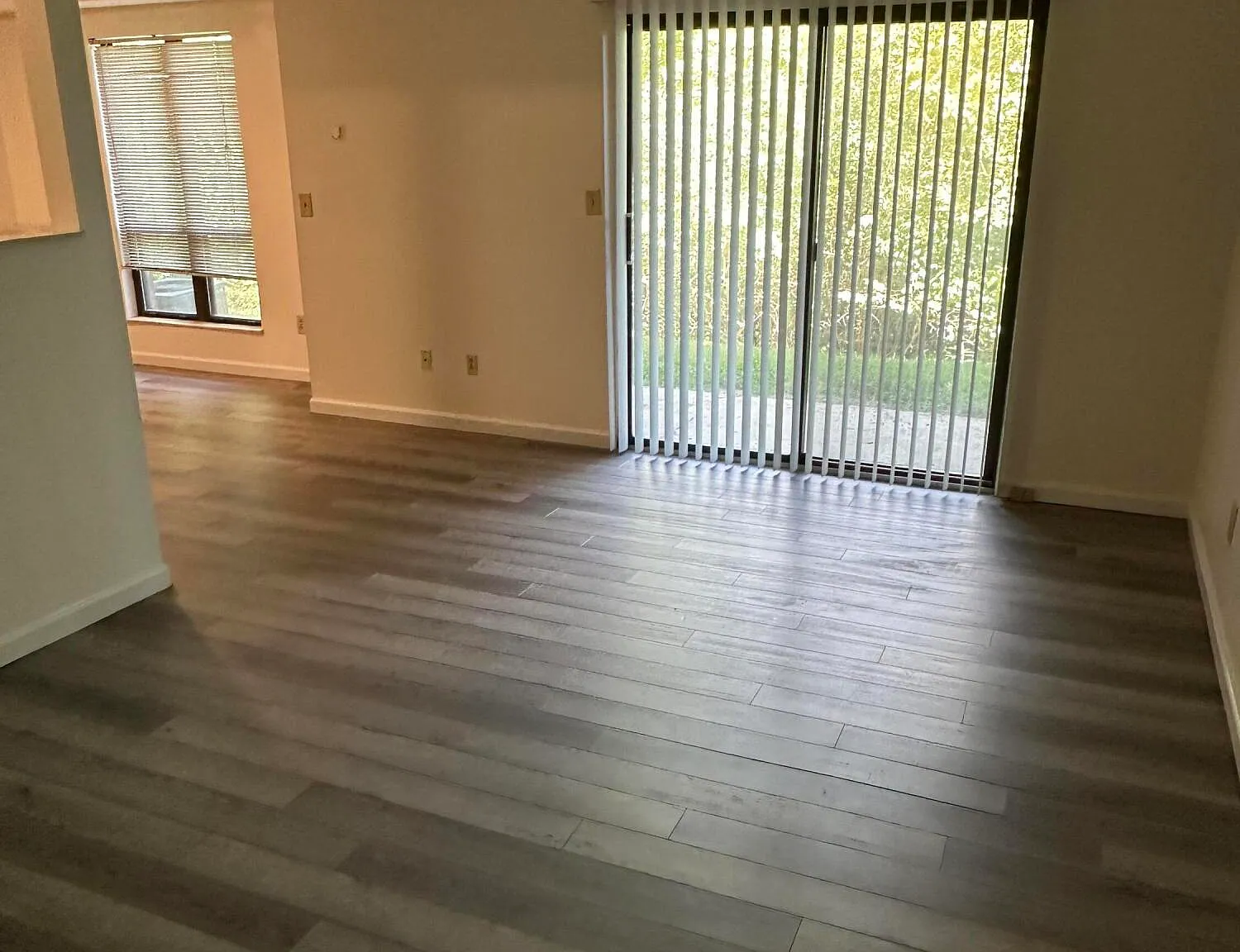 1 bed, 1.0 bath, $875 — Photo 3