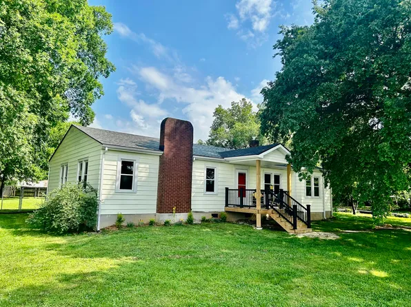 44 Horseshoe Dr, Paris, KY 40361
