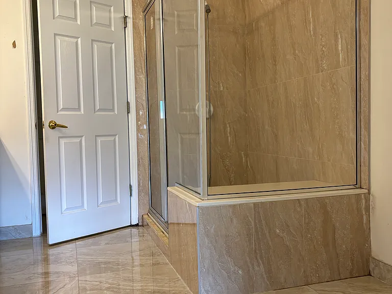 1400 Tiffany Ln #2404 — Photo 4