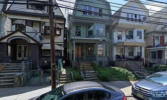 2nd image of 299 Clifton Ave