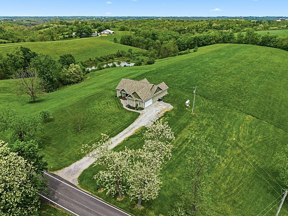 2nd image of 401 Simpson Ridge Rd
