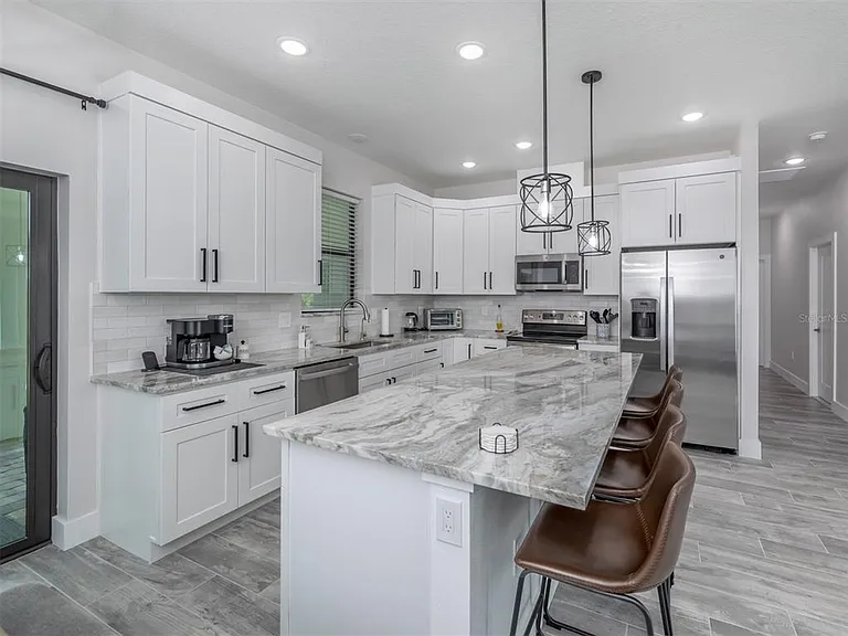 17566 De Miranda Ave — Photo 11