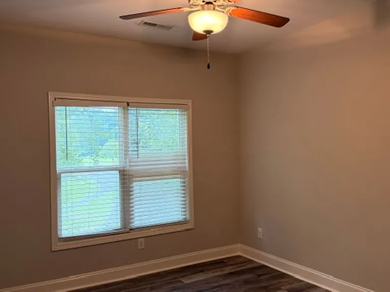 704 Chilhowee Cir — Photo 2