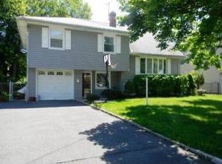 5 Dorset Dr, Kenilworth, NJ 07033