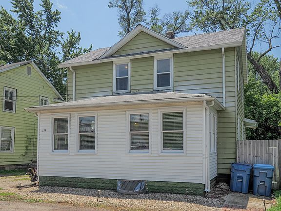 2nd image of 934 Newland Pl
