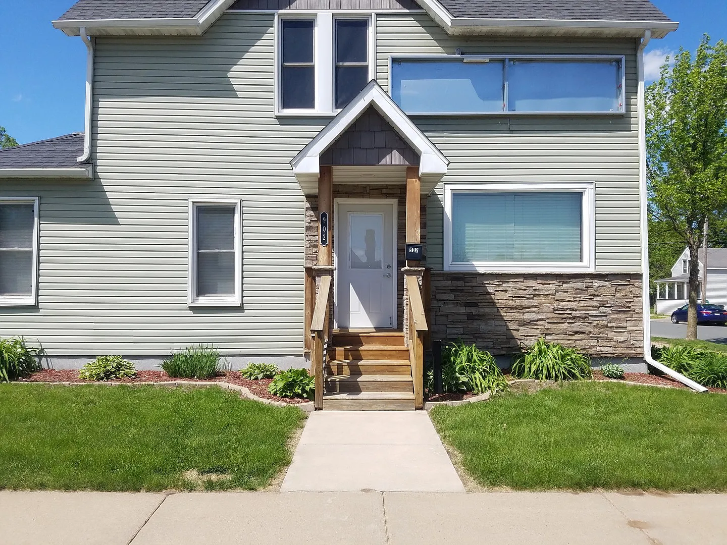 902 Water Street — Photo 1