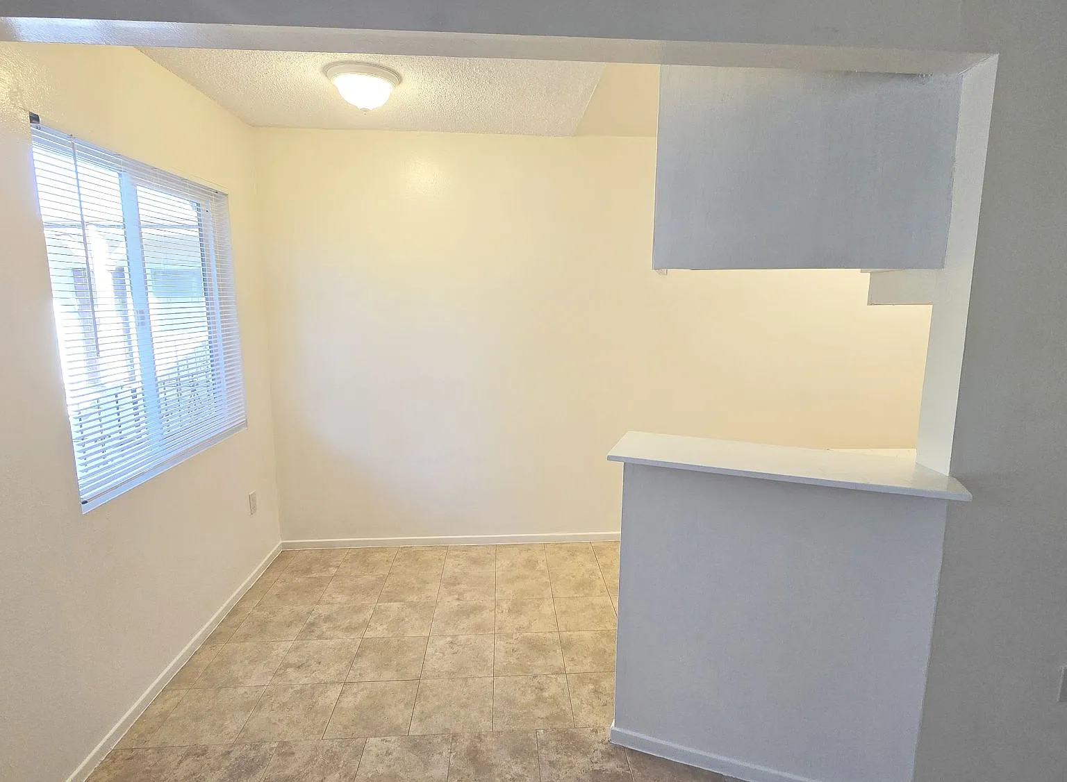 Kingswood Apartments — Photo 4