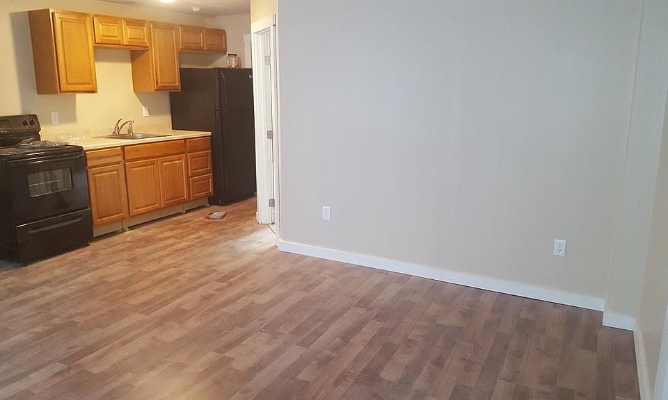 95 Canal St APT B, Blackstone, MA 01504 Zillow