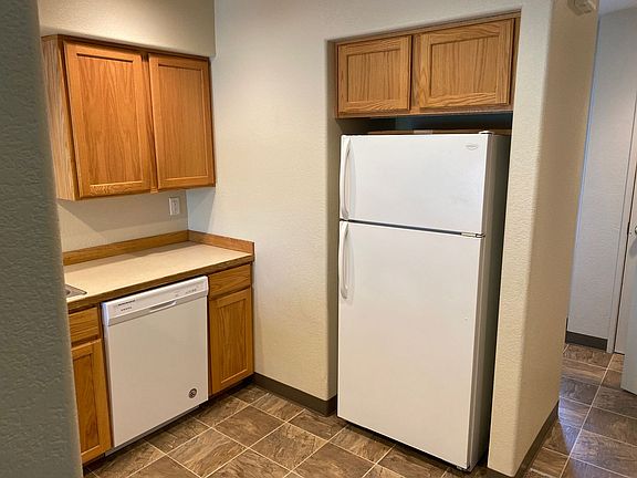 5th image of 2566 SW Yew Ave #2568