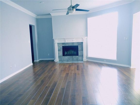 4th image of 4324 Helston Dr