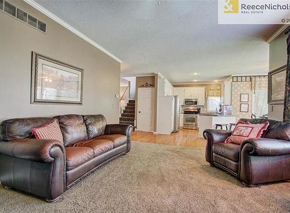 Spacious great room.