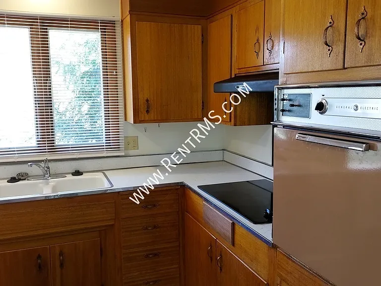 2310 SW Fairlawn Rd — Photo 7